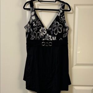 Elegant Floral Black and White Women's One Piece Swimsuit